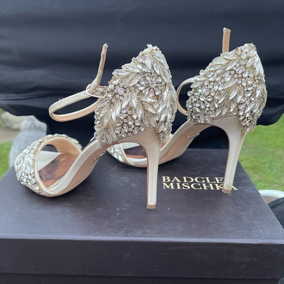 Badgley Mischka - Picture 2 of 6